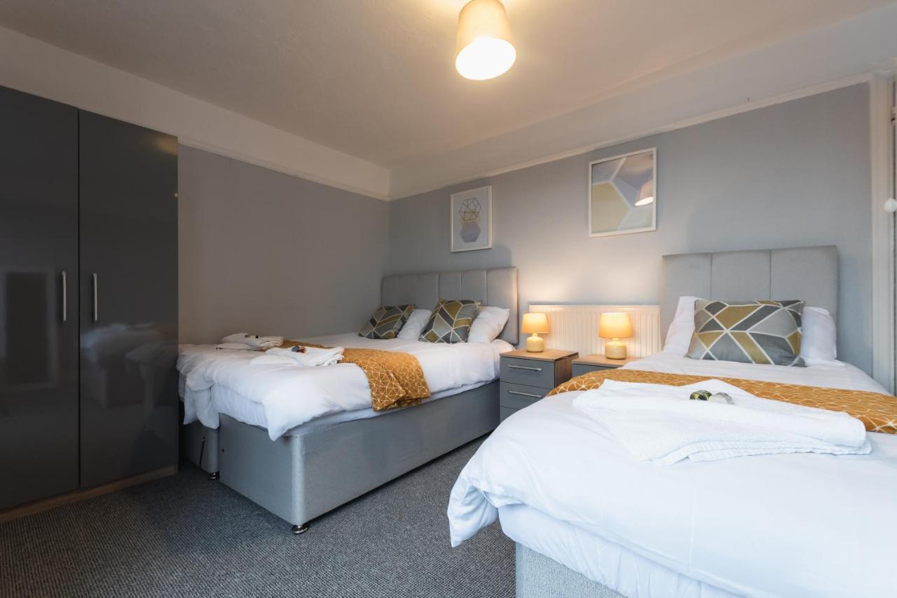Best Price! Perfect Gunwharf Accommodation - 5 Single Beds Or Kingsize Free Parking Portsmouth Exterior foto