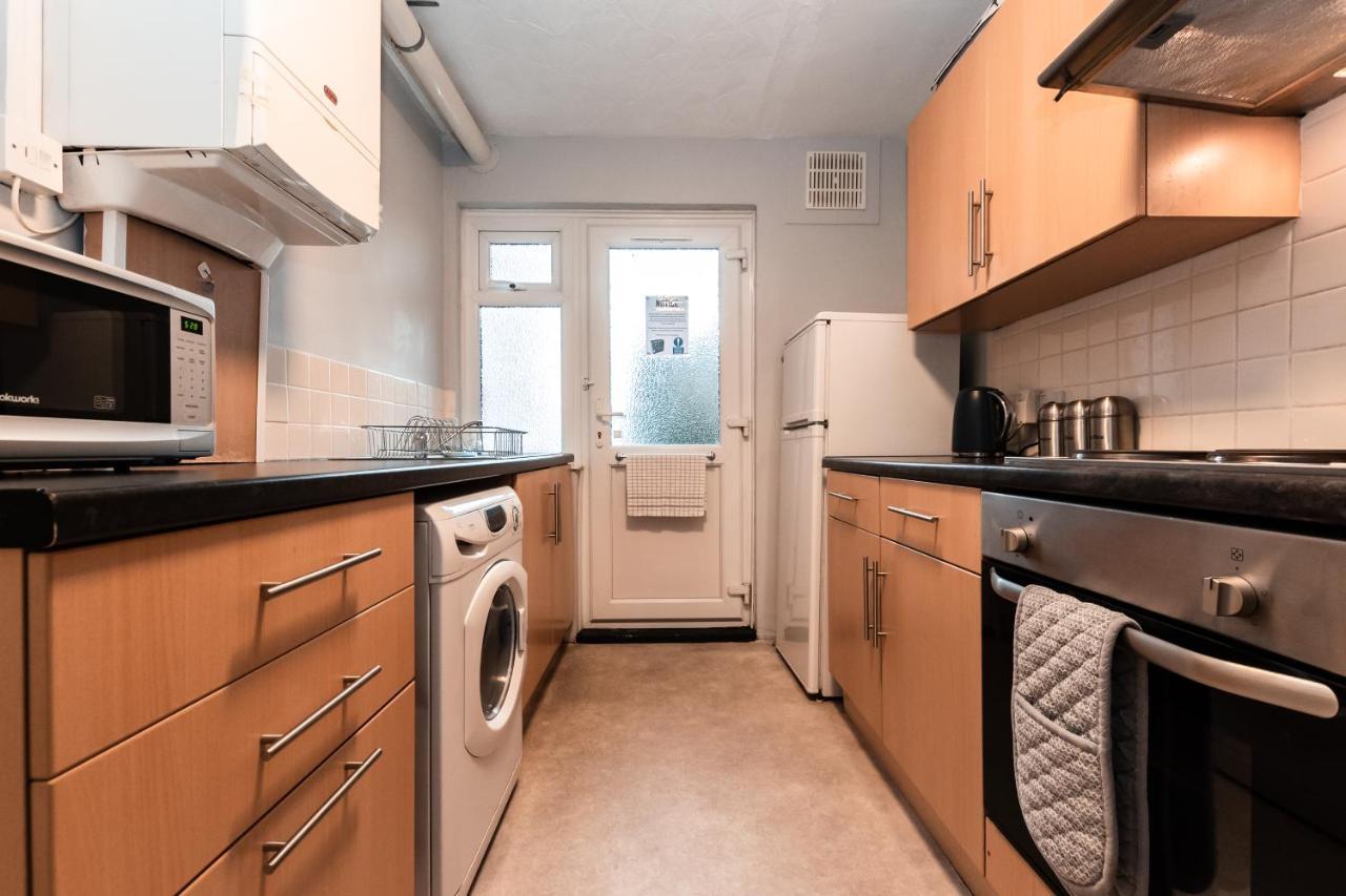 Best Price! Perfect Gunwharf Accommodation - 5 Single Beds Or Kingsize Free Parking Portsmouth Exterior foto